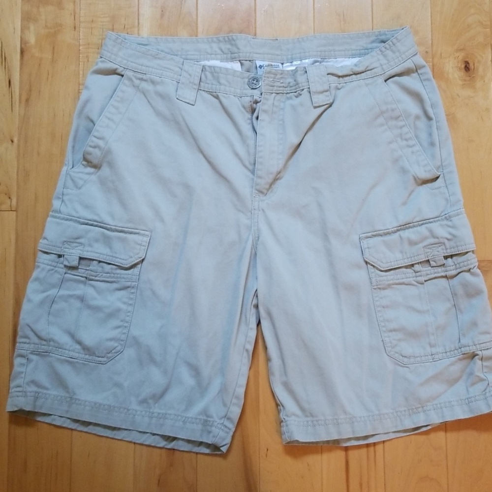 Columbia hiking shorts